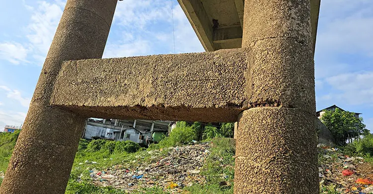 দুই দশকেই ‘নড়বড়ে’ কোটি টাকার সেতু