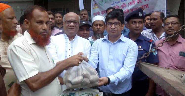 রংপুরে ৩৫ টাকায় মিলছে আলু