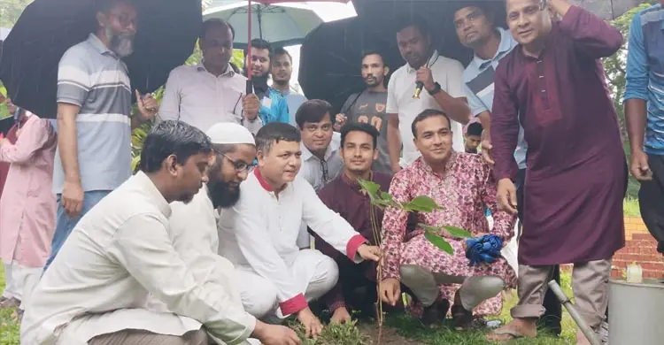 দুদিন দফায় দফায় সংঘর্ষের পর আজ একই মঞ্চে ছাত্রদল-শিবির