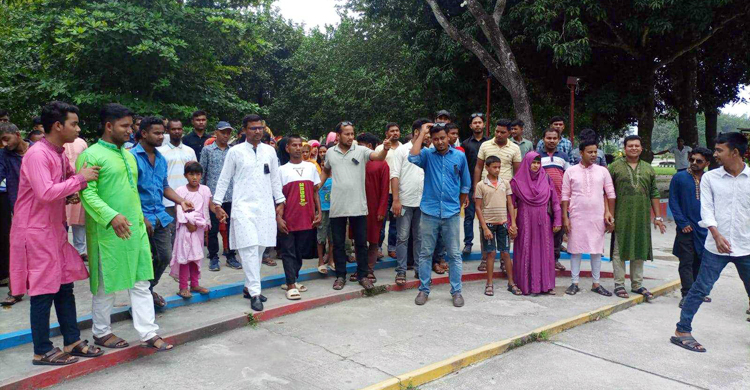 প্রতিবন্ধীদের নিয়ে ছাত্রলীগ নেতার জন্মদিন উদযাপন