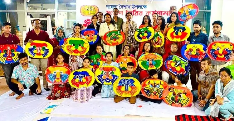 ঐতিহ্যের রঙে রংপুরে মুখোশ তৈরির কর্মশালা
