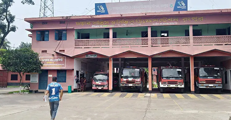 ৫ ডুবুরির কাঁধে রংপুরের ৮ জেলা