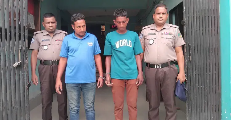 হোয়াটসঅ্যাপে গোসলের ভিডিও পাঠিয়ে টাকা দাবি, কারাগারে দুই যুবক