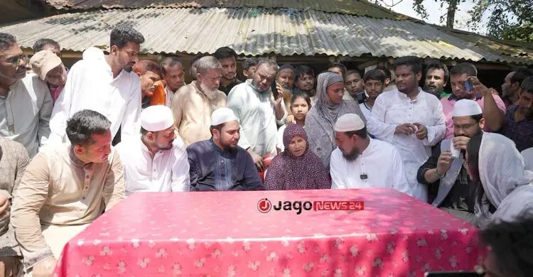 জুলাই সনদ বাস্তবায়নের কথা মুখে মুখে বলে সরকার মৌখিক প্রতারণা করছে