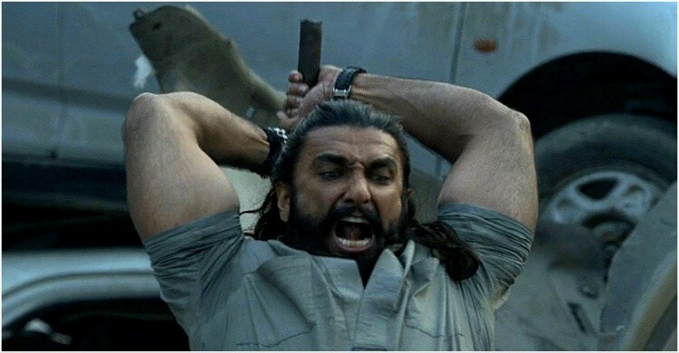 চারদিনেই আয় ৩৮৩ কোটি, বক্স অফিসে তাণ্ডব চালাচ্ছে ‘ধুরন্ধর ২’