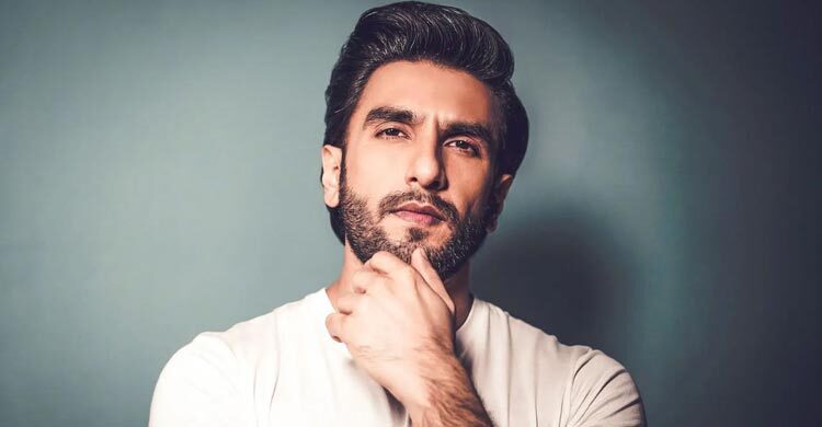 নতুন সিনেমা নিয়ে আইনি জটিলতায় রণবীর সিং