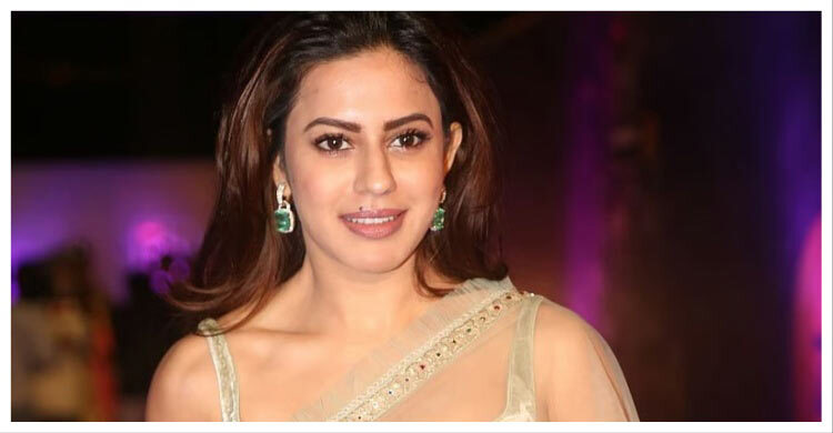 বিপুল পরিমাণ স্বর্ণসহ বিমানবন্দরে গ্রেফতার অভিনেত্রী