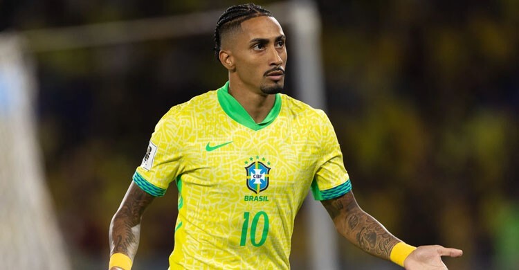 পাঁচ সপ্তাহের জন্য মাঠের বাইরে রাফিনহা