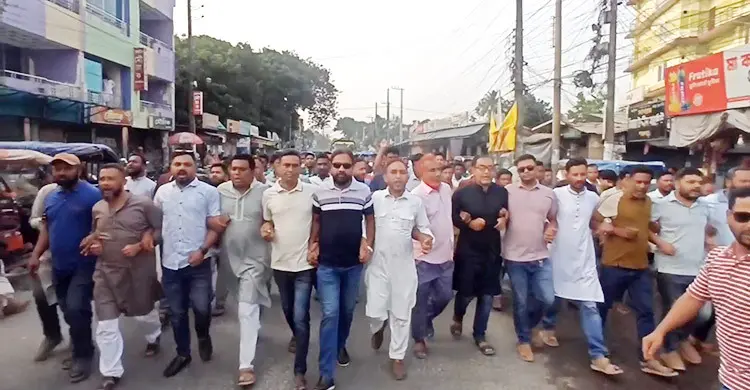 পঞ্চগড়ে রাশেদ প্রধানকে অবাঞ্ছিত ঘোষণা, কার্যালয়ে হামলা