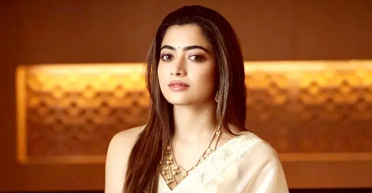 বিজয়ের সঙ্গে বিয়ের গুঞ্জন, আলোচনায় রাশমিকার ভেঙে যাওয়া বাগদান