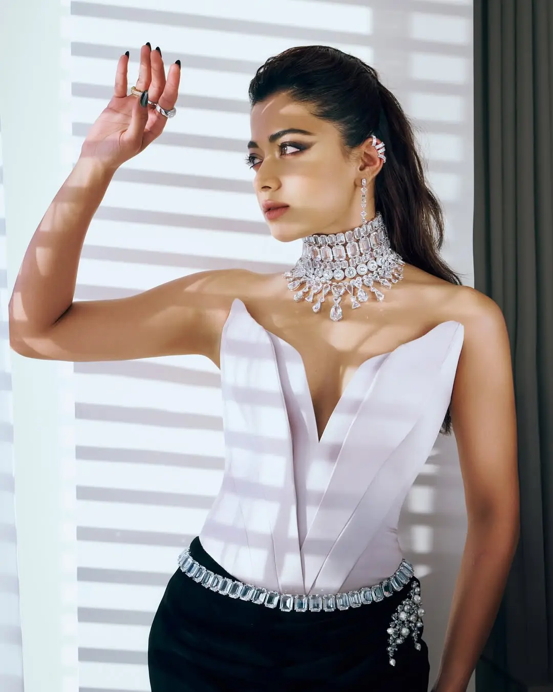 রাশমিকার স্টাইলে ক্লাস আর গ্ল্যামের মেলবন্ধন