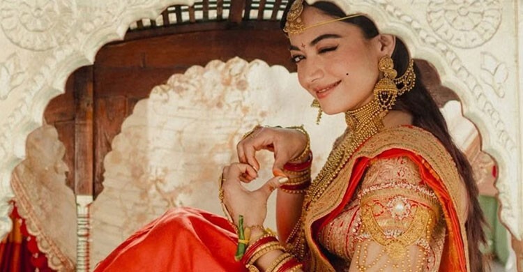 বিয়েতে কত কেজি সোনার গহনা পরেছিলেন রাশমিকা?