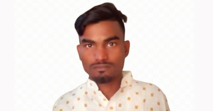 ভাবিকে ছুরিকাঘাত করে থানায় দেবর