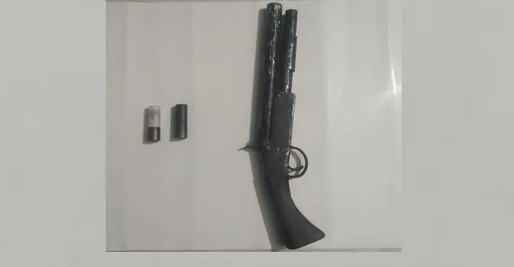 রাউজানে ঝোপ থেকে পাইপগান ও গুলি উদ্ধার