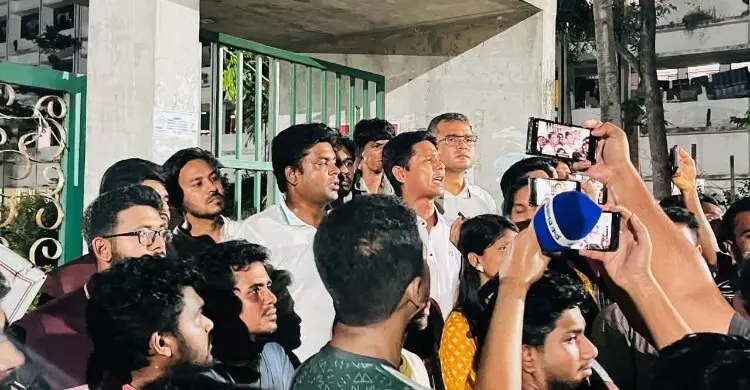 চট্টগ্রামে শিবিরের হামলার প্রতিবাদে জাবিতে ছাত্রদলের বিক্ষোভ