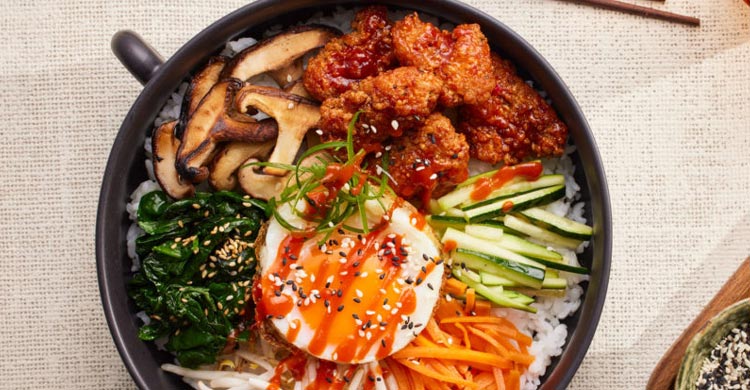 কোরিয়ান বিবিমবাপ সহজে তৈরি করুন বাড়িতেই