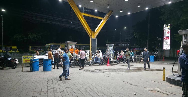 ৬৪ জেলায় ৮৭ হাজার লিটার জ্বালানি তেল জব্দ, জরিমানা সাড়ে ৯ লাখ