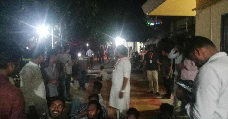 এখনো নিজ কার্যালয়ে অবরুদ্ধ রেড ক্রিসেন্টের চেয়ারম্যান