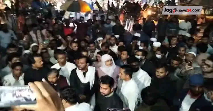 প্রথম আলো ও ডেইলি স্টারের ক্ষতিগ্রস্ত ভবন পরিদর্শনে নাহিদ