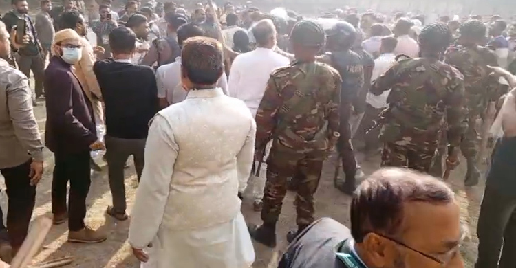 ঢাকা- ১১ আসনের এ কে এম রহমত উল্লাহ কলেজ কেন্দ্র থেকে সরাসরি