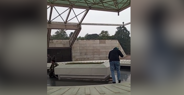 স্বামীর পাশেই সমাহিত হবেন খালেদা জিয়া