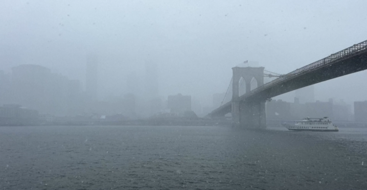 শক্তিশালী ঝড়ের আঘাত, নিউইয়র্কে ভ্রমণ নিষেধাজ্ঞা জারি