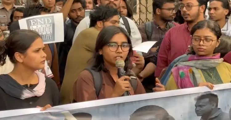 ঢাবি শিক্ষার্থীর ওপর পুলিশের হামলার প্রতিবাদে বিক্ষোভ সমাবেশ