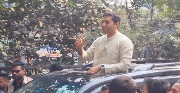 নির্বাচনী প্রচারণায় ঢাকা ১৩ আসনে বিএনপি প্রার্থী ববি হাজ্জাজ