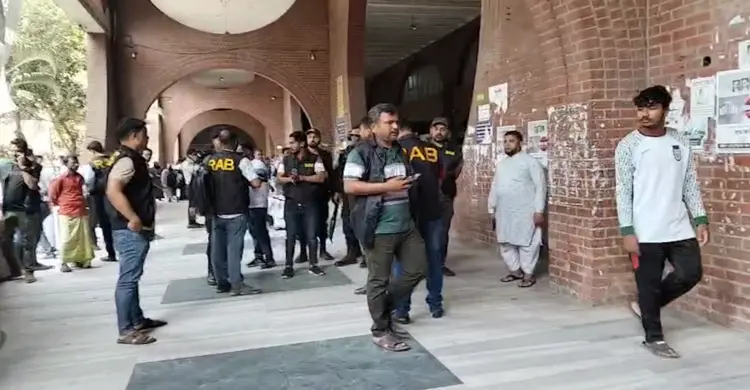 দালাল ধরতে সোহরাওয়ার্দী হাসপাতালে র‍্যাবের অভিযান