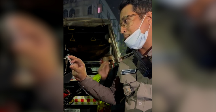 চালকের কাছে ভুয়া লাইসেন্স, র‍্যাবের অভিযানে মিললো চাঞ্চল্যকর তথ্য