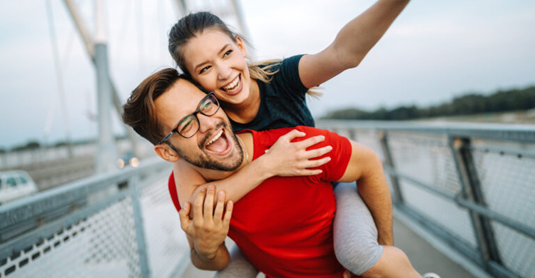 যে কারণে মানুষ সম্পর্কে জড়ায়