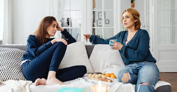 একাকিত্ব এড়িয়ে চলুন