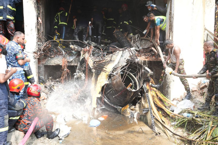 নুসরাত জাহান আনিকাকে হারিয়ে শোকে পাথর হয়ে গেছেন বাবা আবুল হোসেন। ছবি: মাহবুব আলম