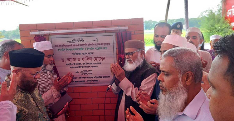 মসজিদ নির্মাণ করব আমরা, আবাদ করবেন আপনারা: ধর্ম উপদেষ্টা