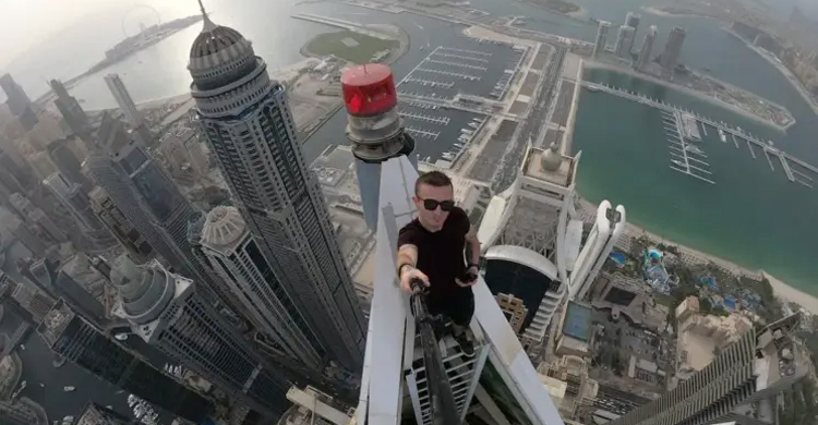 Daredevil known for high-rise stunts dies after falling from 68th floor