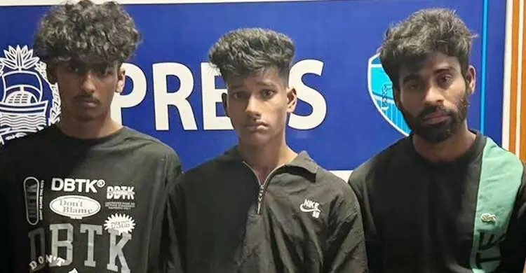 সাতকানিয়ায় ডাকাতির প্রস্তুতিকালে অস্ত্রসহ গ্রেফতার ৩