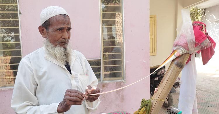 বিলুপ্তির পথে রেশমি মিষ্টি