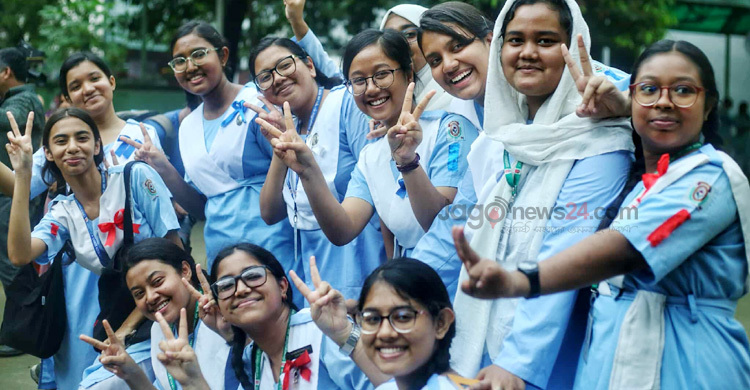 পাসের হারে টানা ১০ বছর এগিয়ে ছাত্রীরা