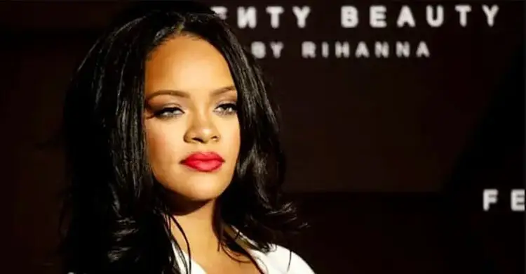 রিয়ানার বাড়িতে গুলিবর্ষণ