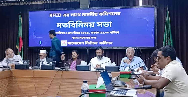 সাংবাদিক নীতিমালা পর্যালোচনার আশ্বাস ইসির