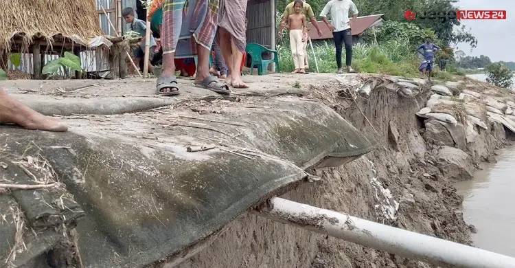 গাইবান্ধায় তীব্র হচ্ছে নদীভাঙন, আতঙ্কে মানুষ