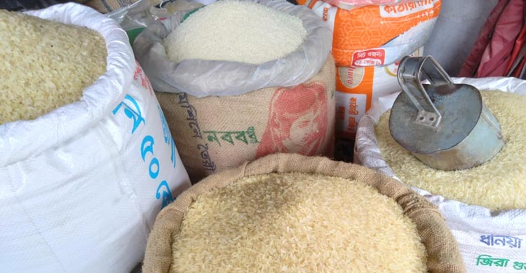ঈদের প্রভাব কমতেই রংপুরে বেড়েছে মুরগির দাম