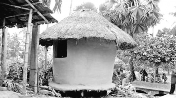 নেই সেই ধানের গোলা