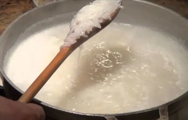 ভাতের মাড়েই লুকিয়ে আছে স্বাস্থ্যকর সমাধান