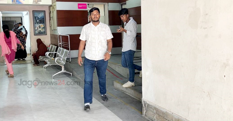 ইউনূস স্যার কয়েক বছর থেকে দেশটা সংস্কার করে দিয়ে যাক