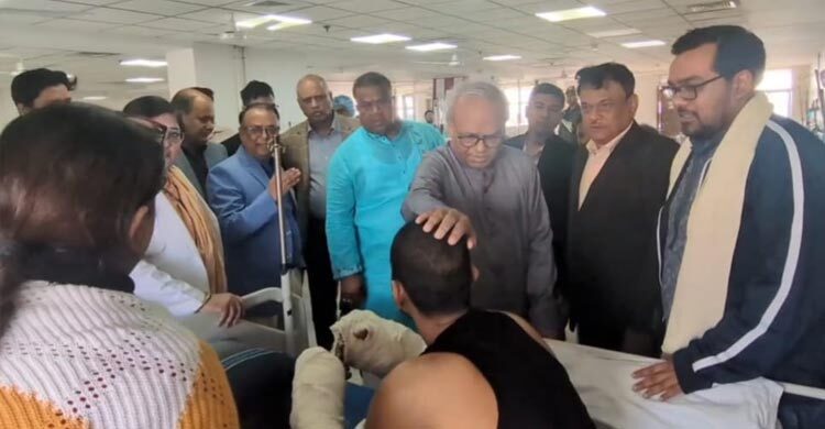 ২১ ঘণ্টায় জোড়া লাগলো তাসফিনের হাত, চিকিৎসকদের প্রশংসায় রিজভী