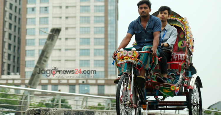 অটোর দাপটে দুর্দশায় প্যাডেল রিকশাচালকরা