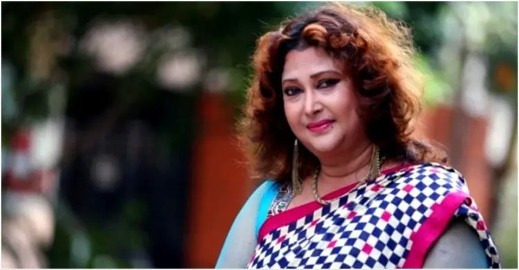 বাংলাদেশে শিল্পী হওয়া একটা অভিশাপ: রিনা খান