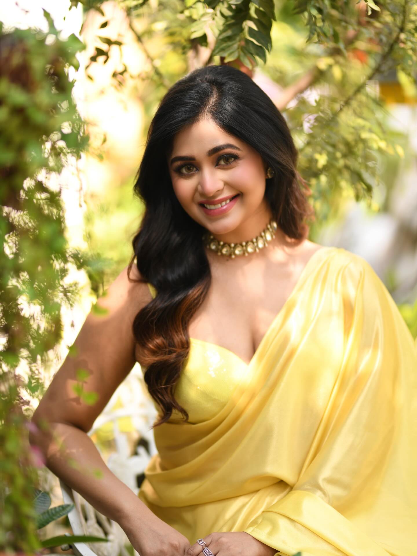 শাড়িতে বসন্ত, ঋতাভরীর নরম সাজ