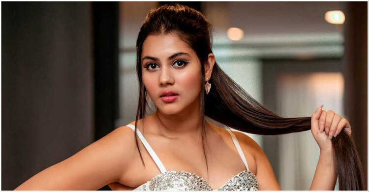 সিনেমায় ব্যর্থ নায়িকা এবার রাজনীতিতে নামছেন